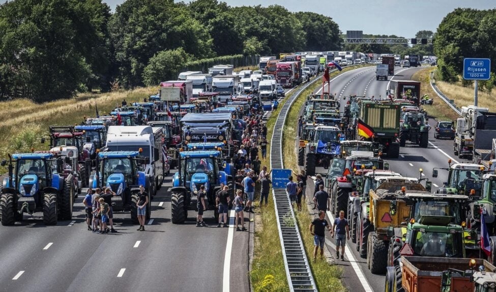 Protestat e fermereve, KE terheq ligjin per reduktimin e pesticideve ne BE